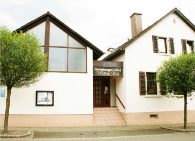 Bestattungshaus Eingang